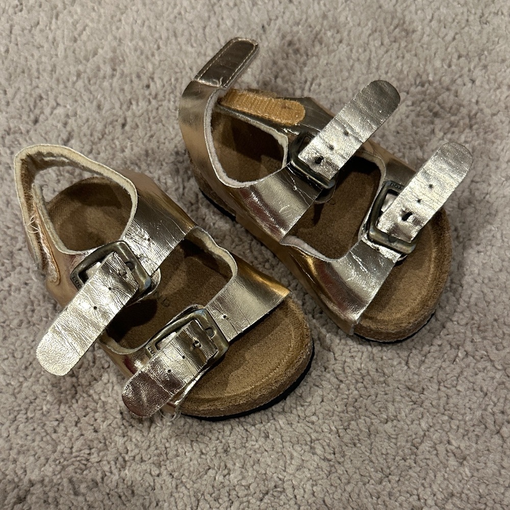 Lucky Brands Gold/Rose Kids Sandals Size 5 Toddler